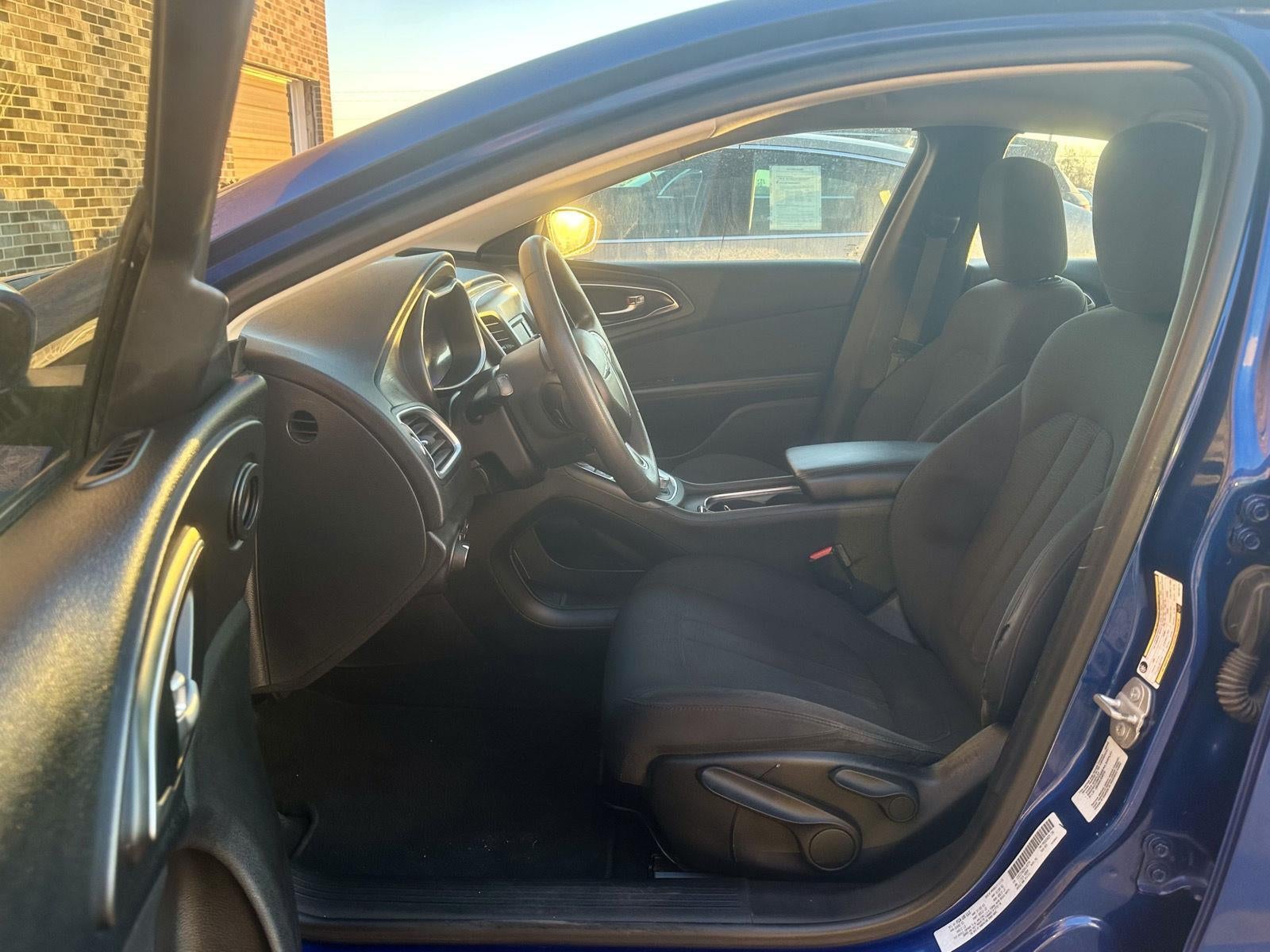 2016 Chrysler 200 Limited