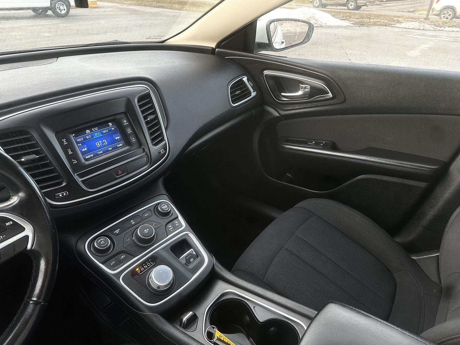 2016 Chrysler 200 Touring