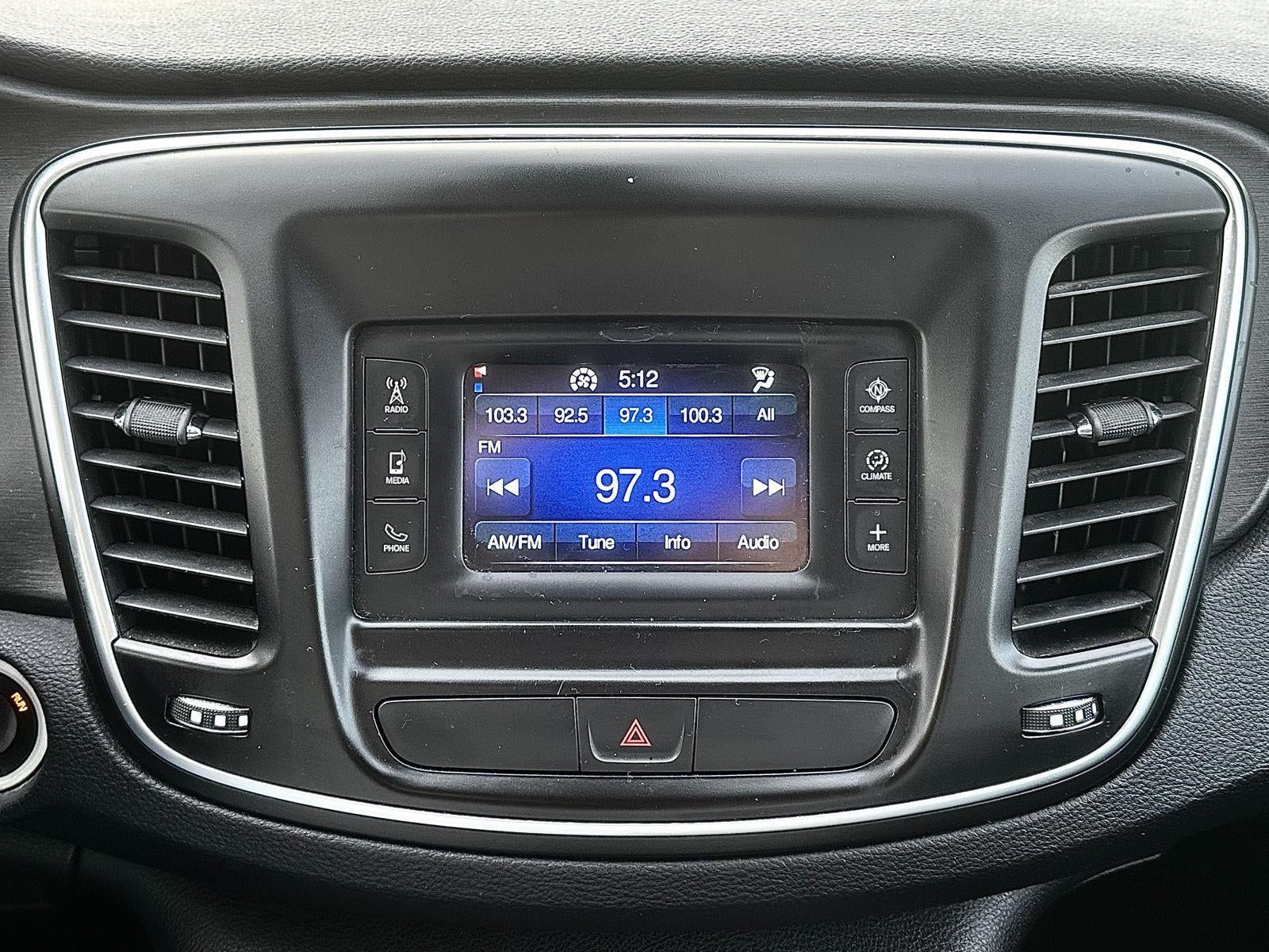 2016 Chrysler 200 Touring