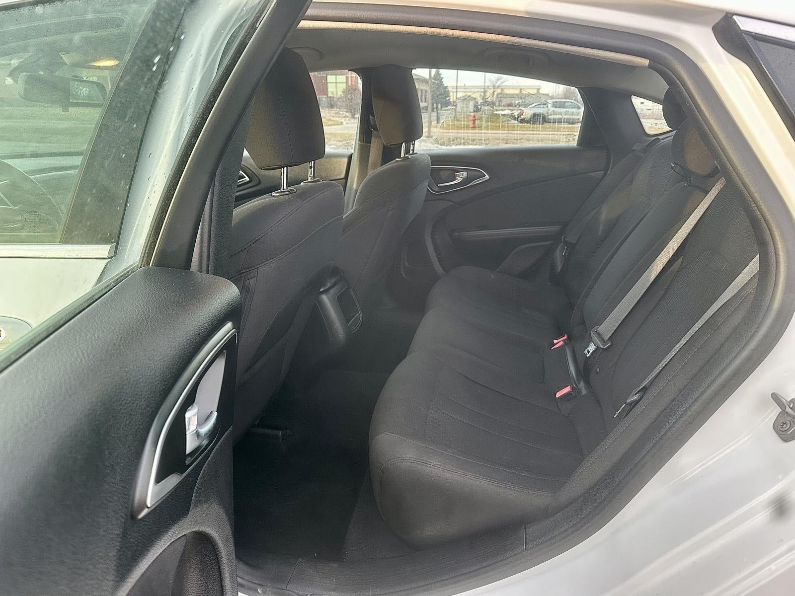 2016 Chrysler 200 Touring