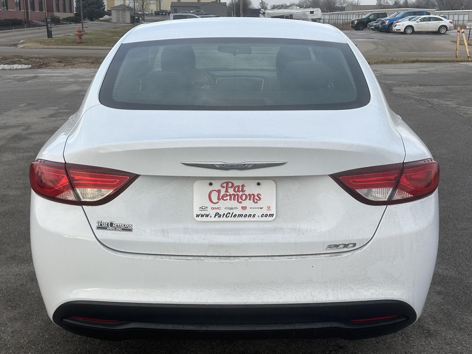 2016 Chrysler 200 Touring