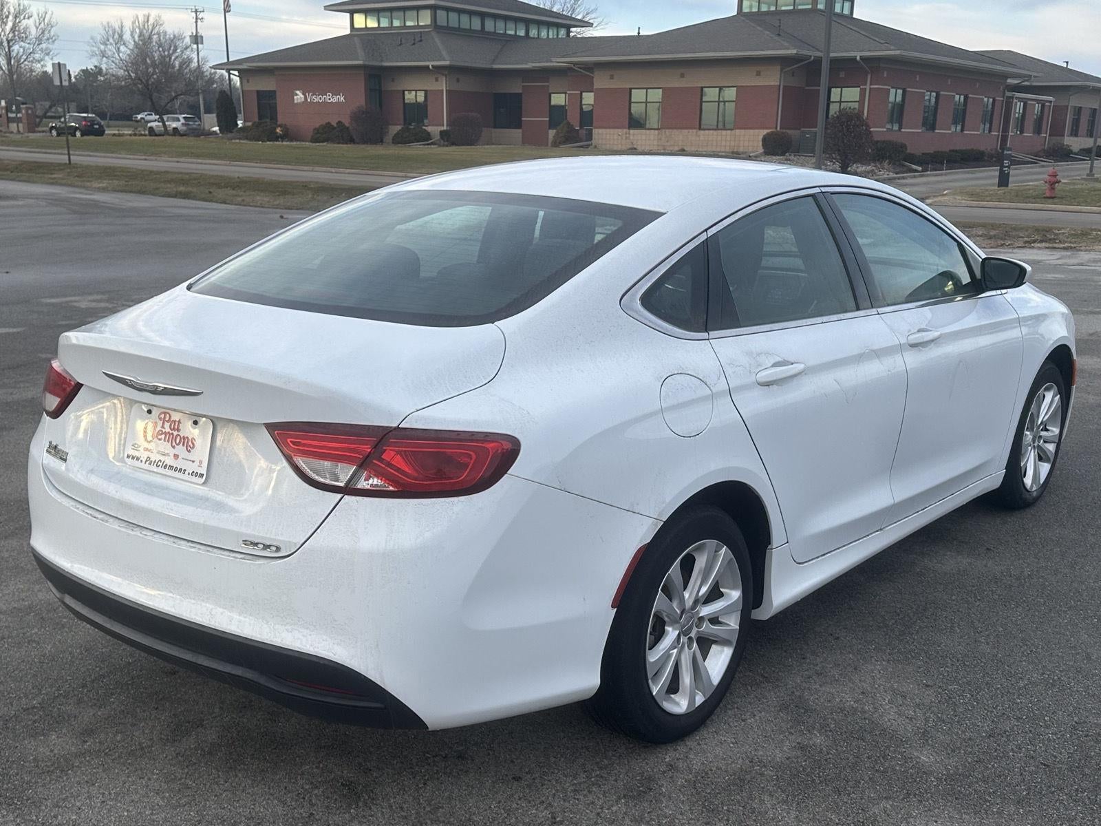 2016 Chrysler 200 Touring