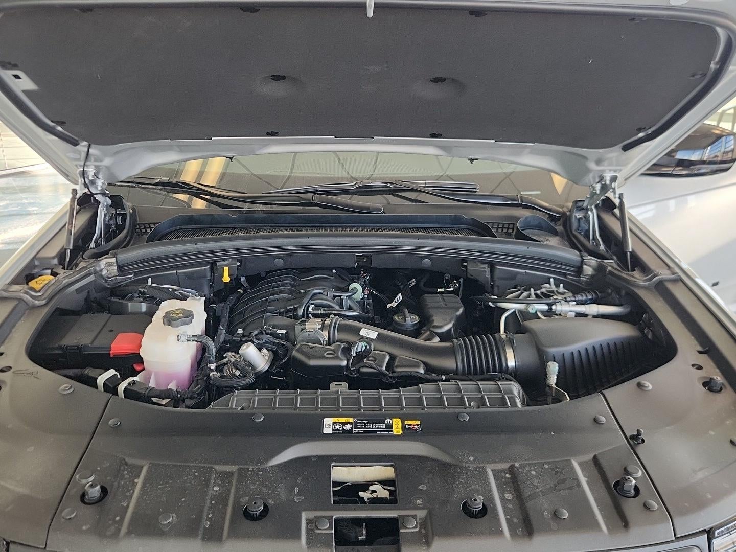 2025 Jeep GRAND CHEROKEE Base