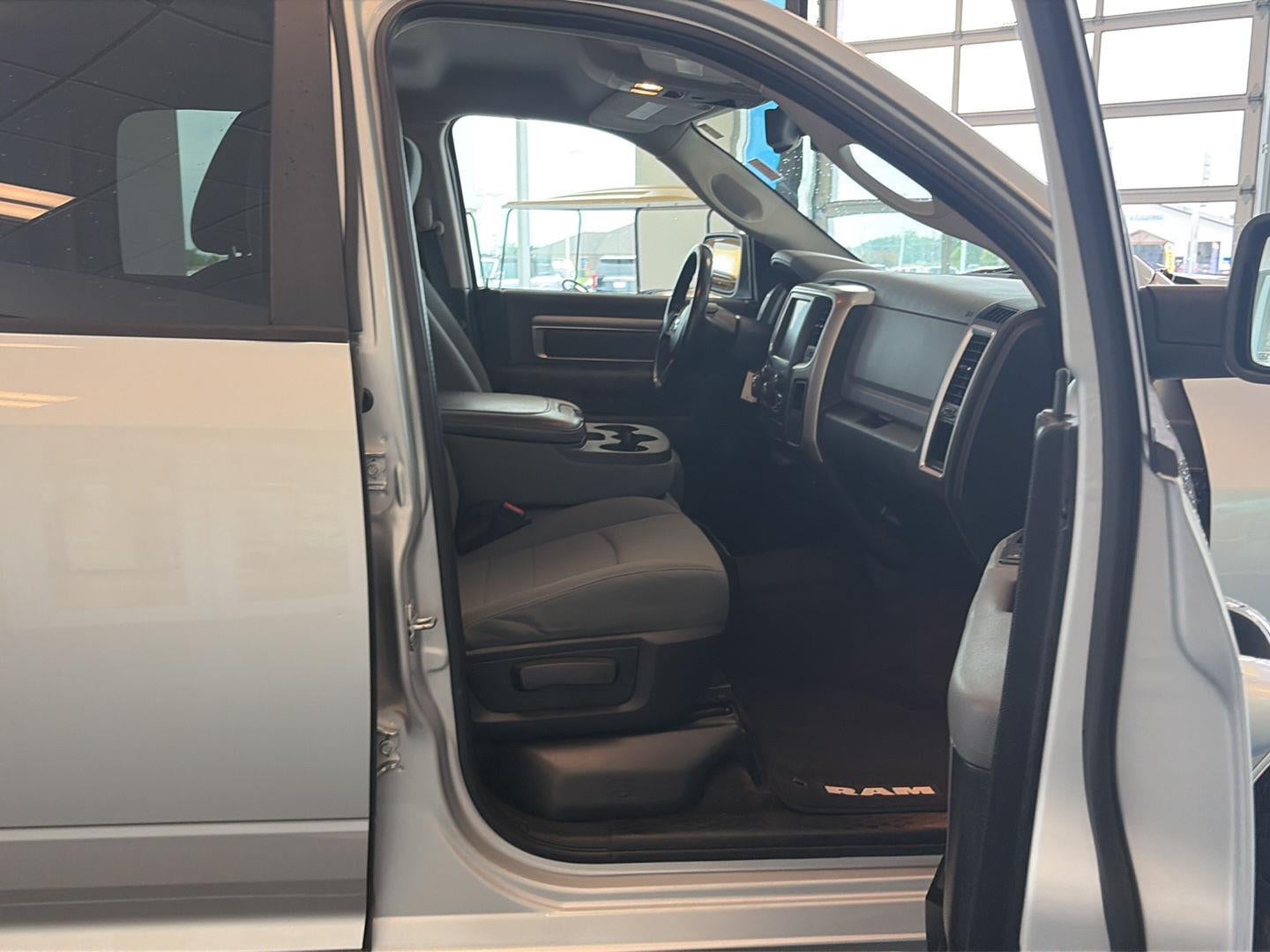 2013 RAM 1500 SLT