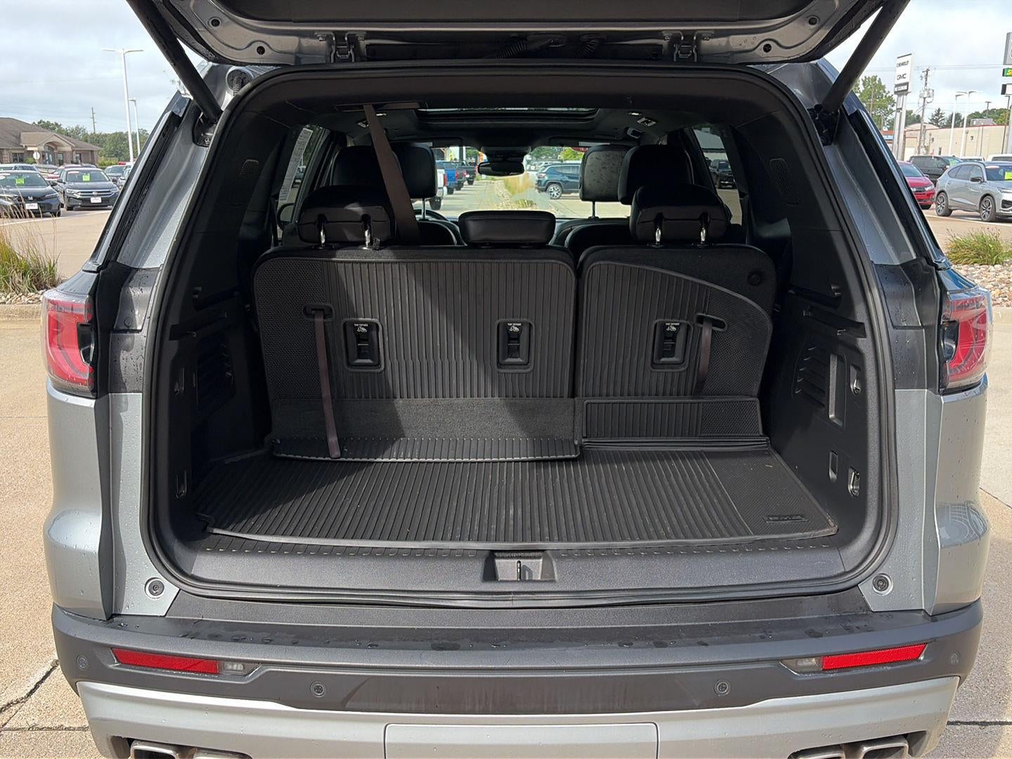 2024 GMC Acadia Elevation