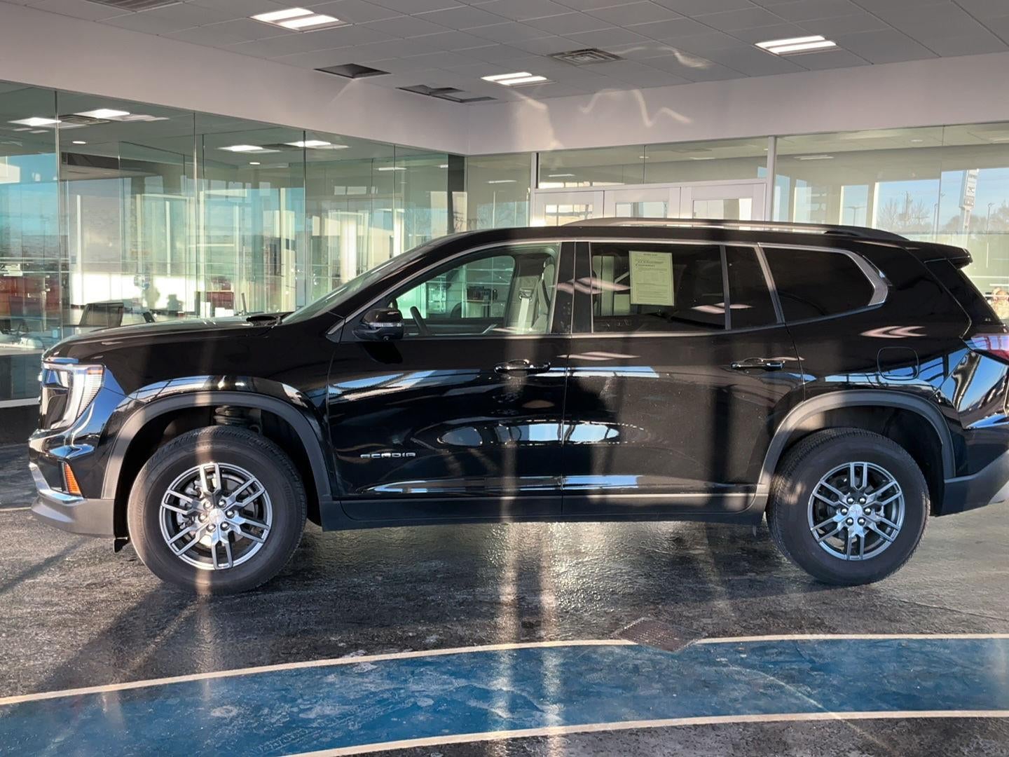 2025 GMC Acadia Elevation