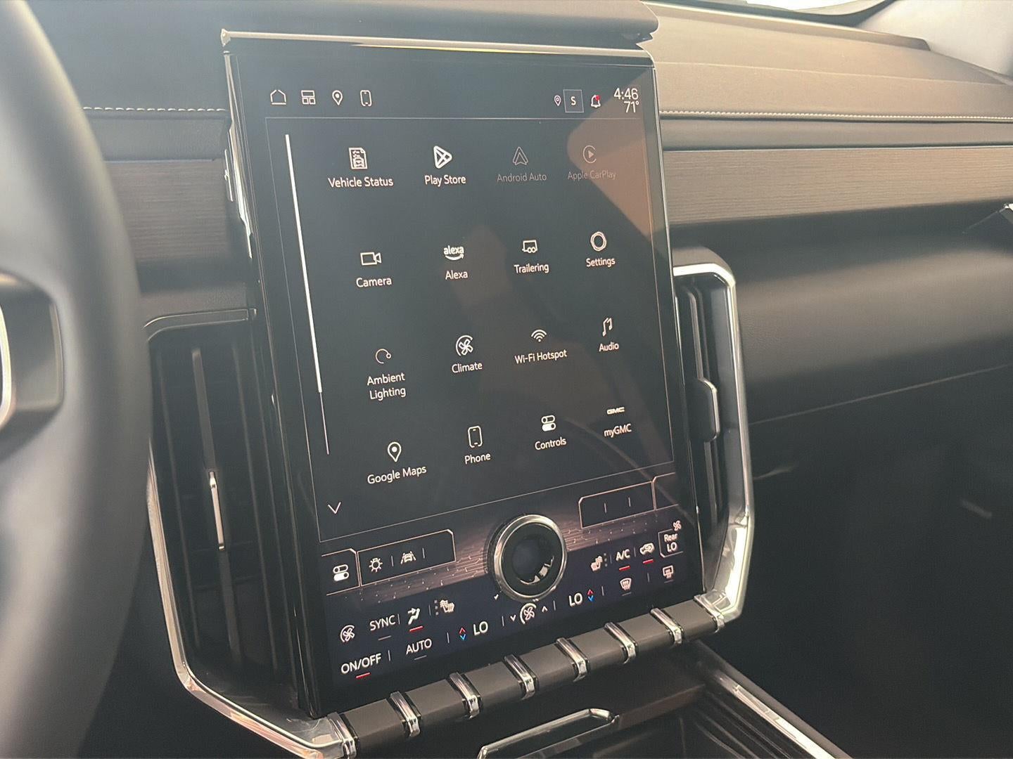 2024 GMC Acadia Denali