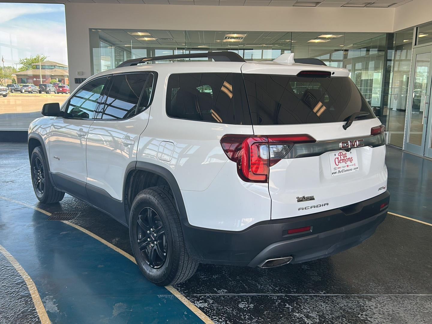 2023 GMC Acadia AT4