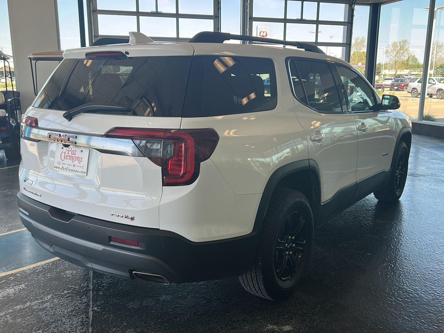 2023 GMC Acadia AT4