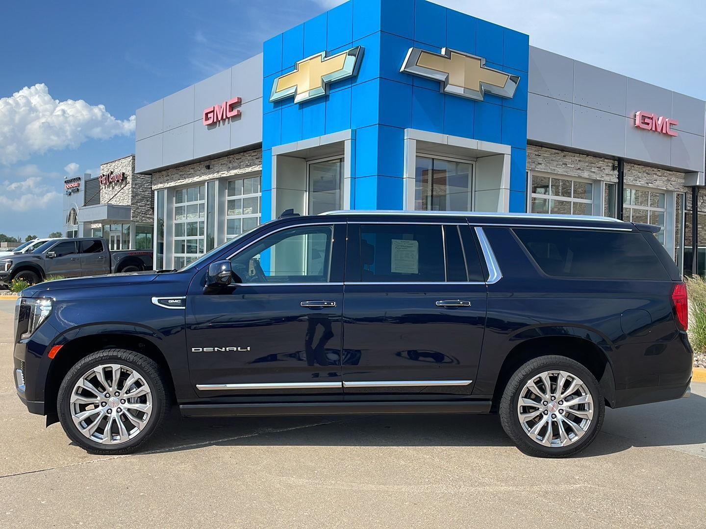 2023 GMC Yukon XL Denali