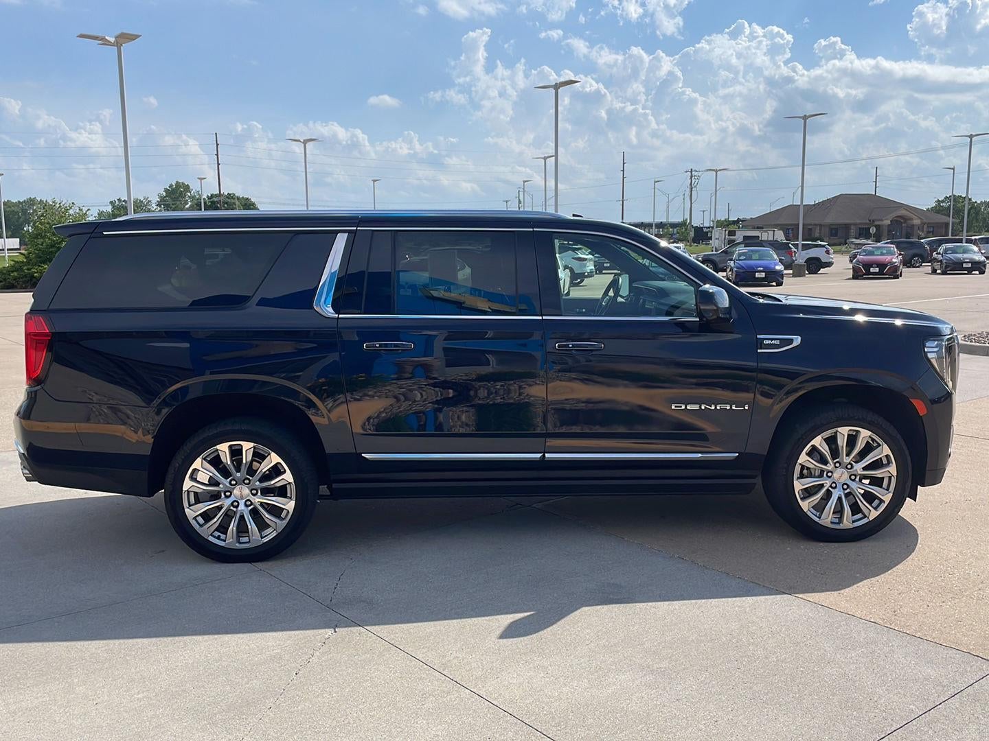 2023 GMC Yukon XL Denali
