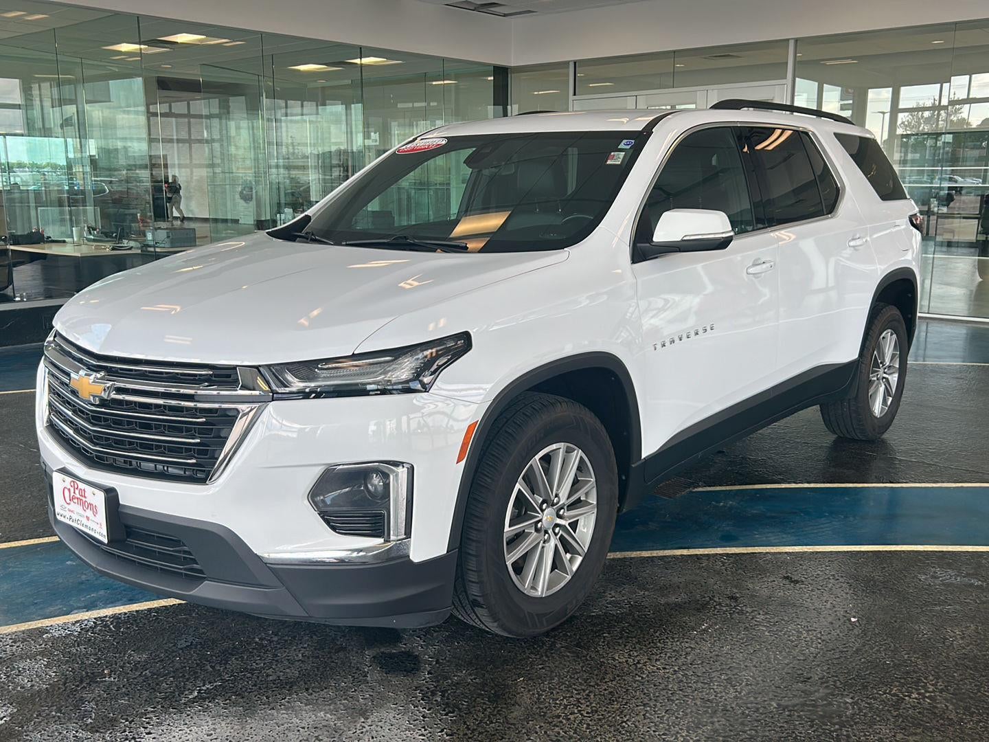 2023 Chevrolet Traverse LT Leather