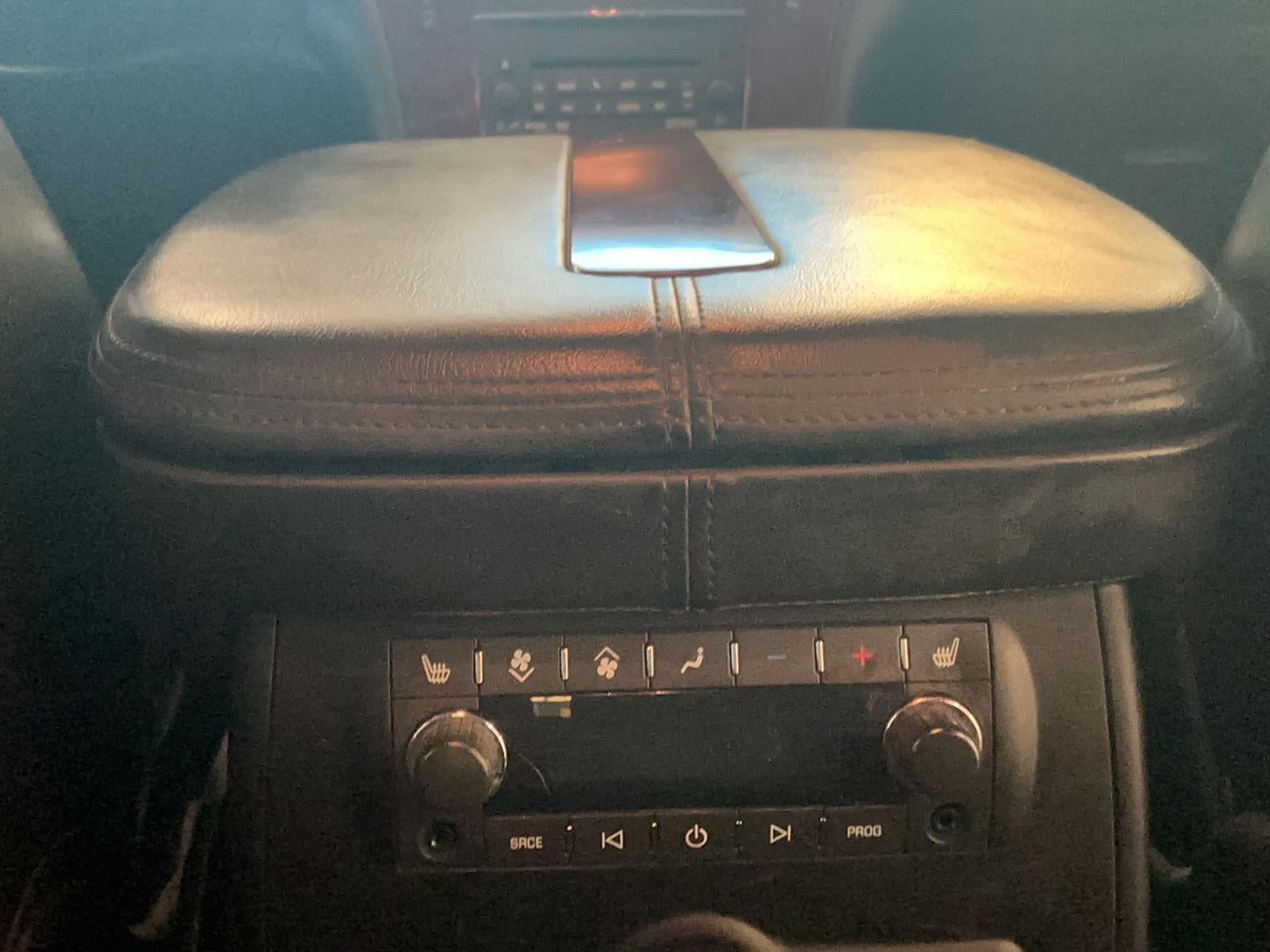 2011 Cadillac Escalade Luxury