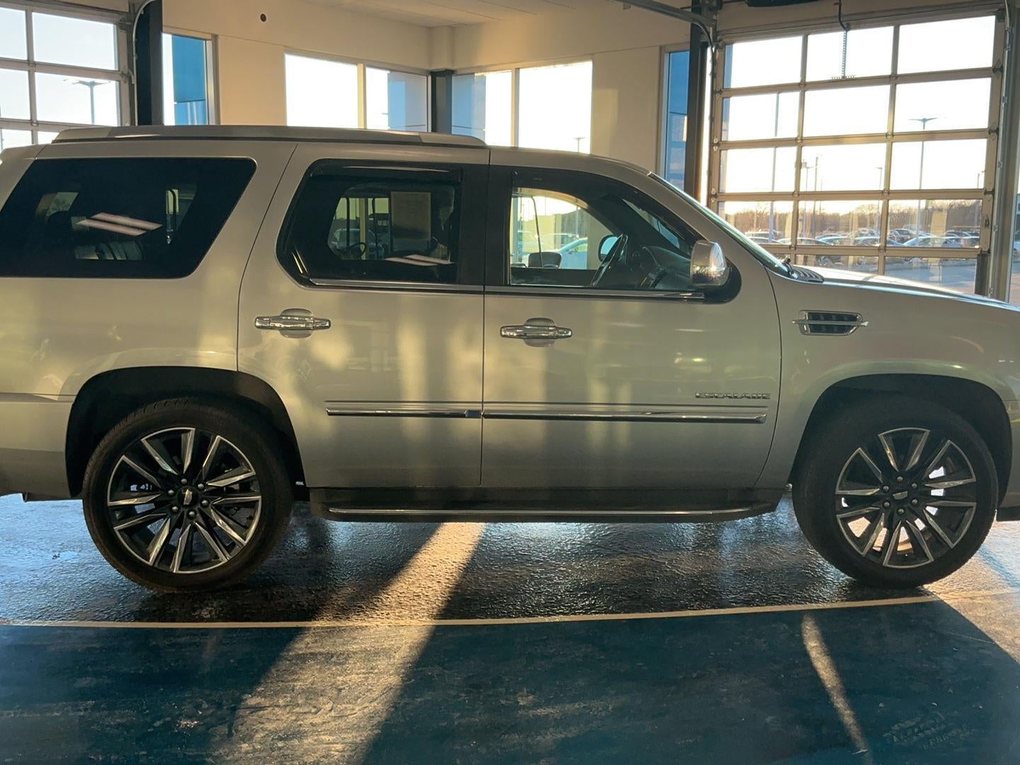 2011 Cadillac Escalade Luxury