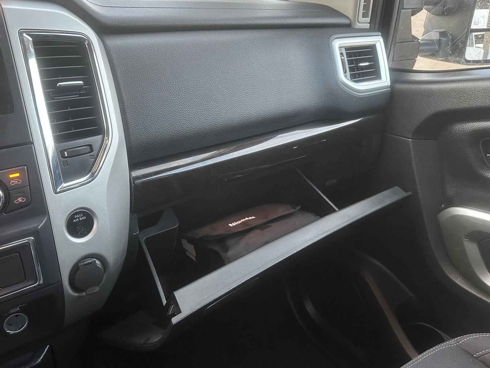 2017 Nissan Titan XD SV