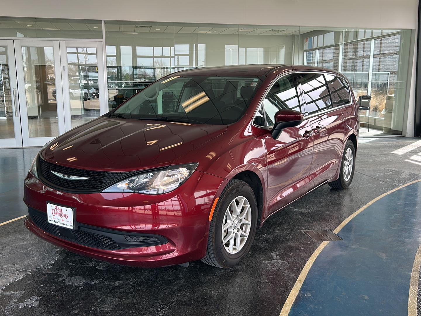 2023 Chrysler Voyager LX