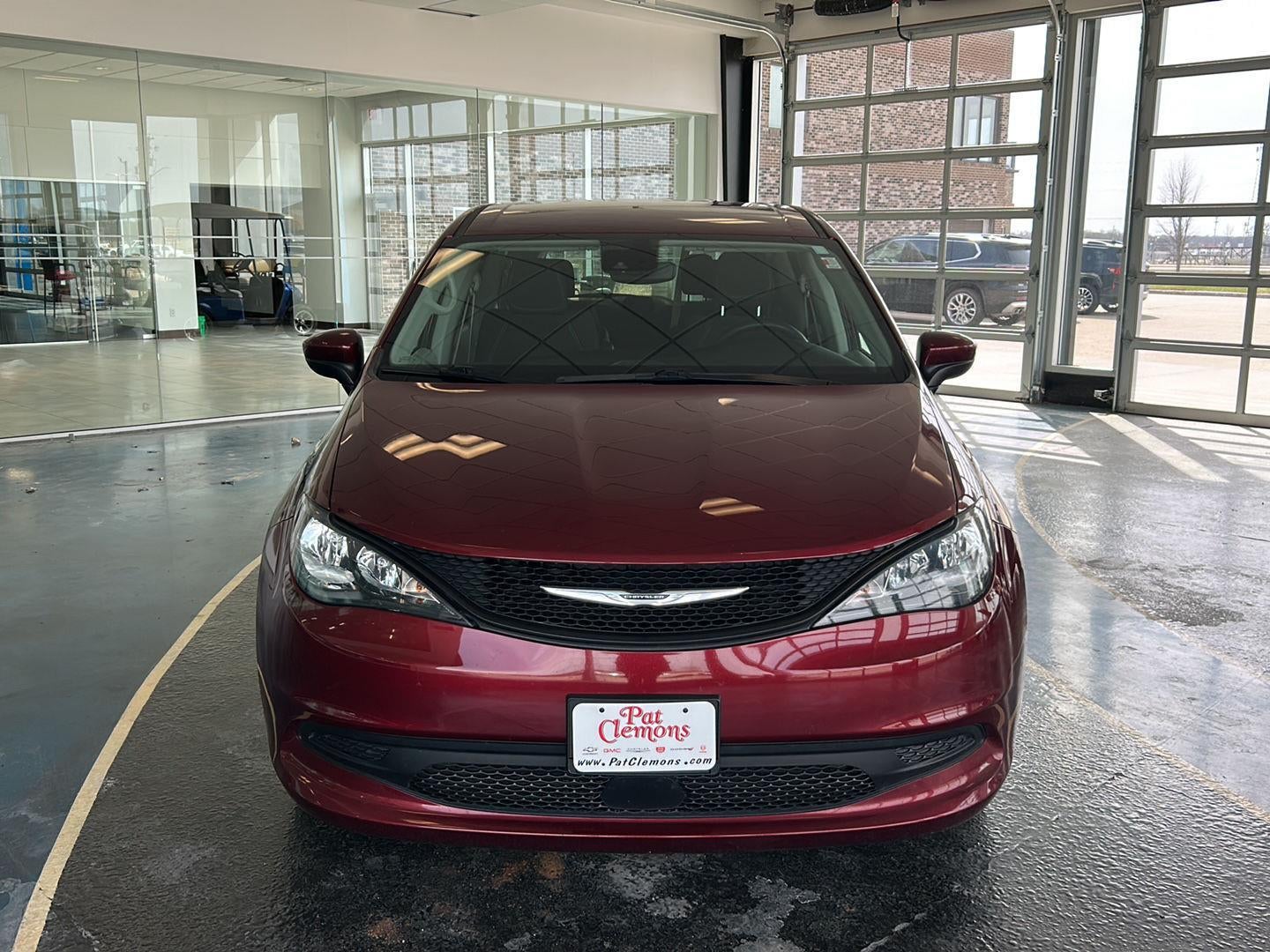 2023 Chrysler Voyager LX