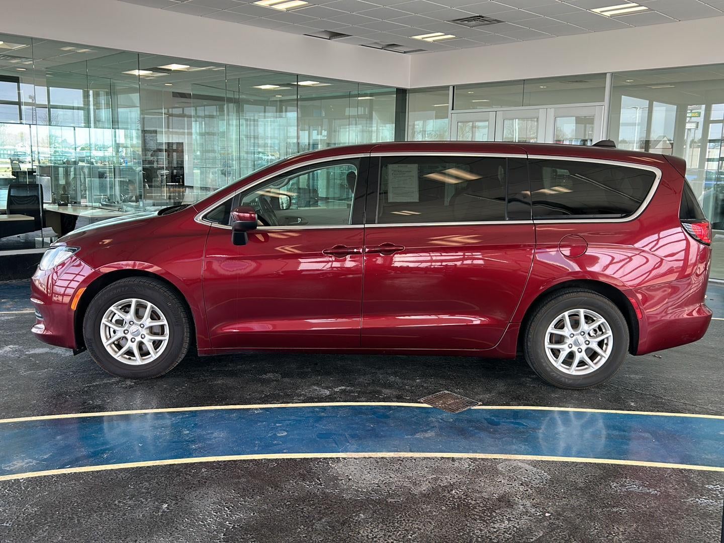 2023 Chrysler Voyager LX