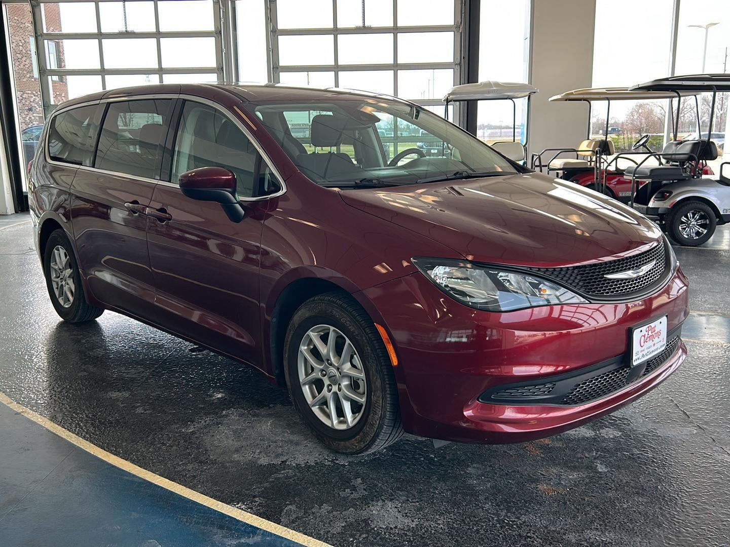 2023 Chrysler Voyager LX