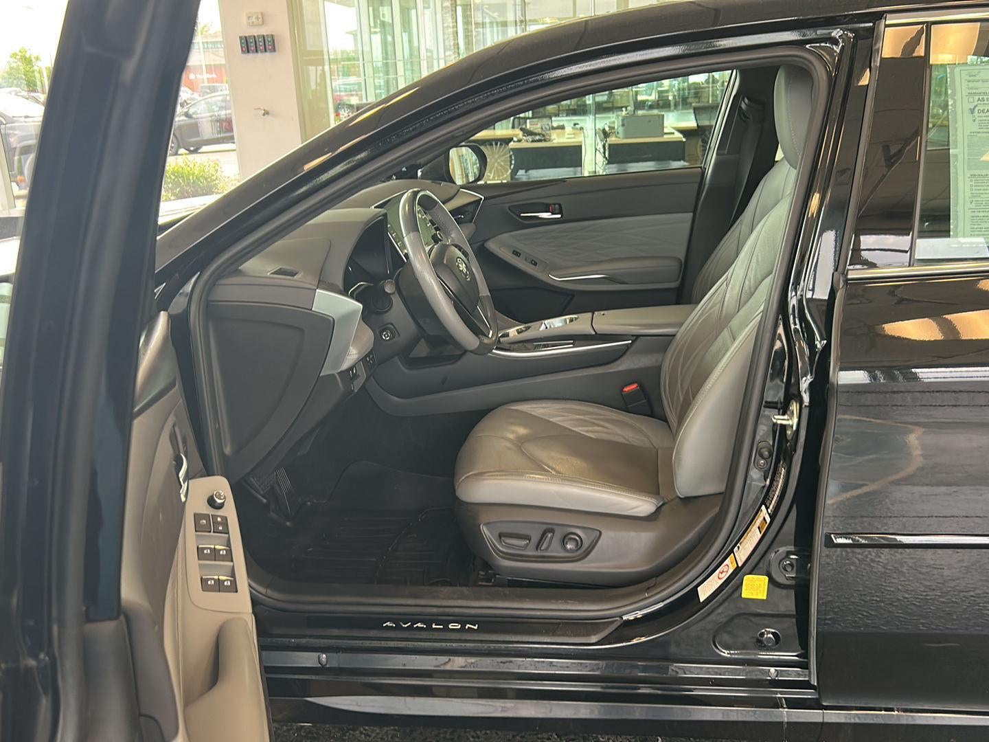 2019 Toyota Avalon Hybrid Limited