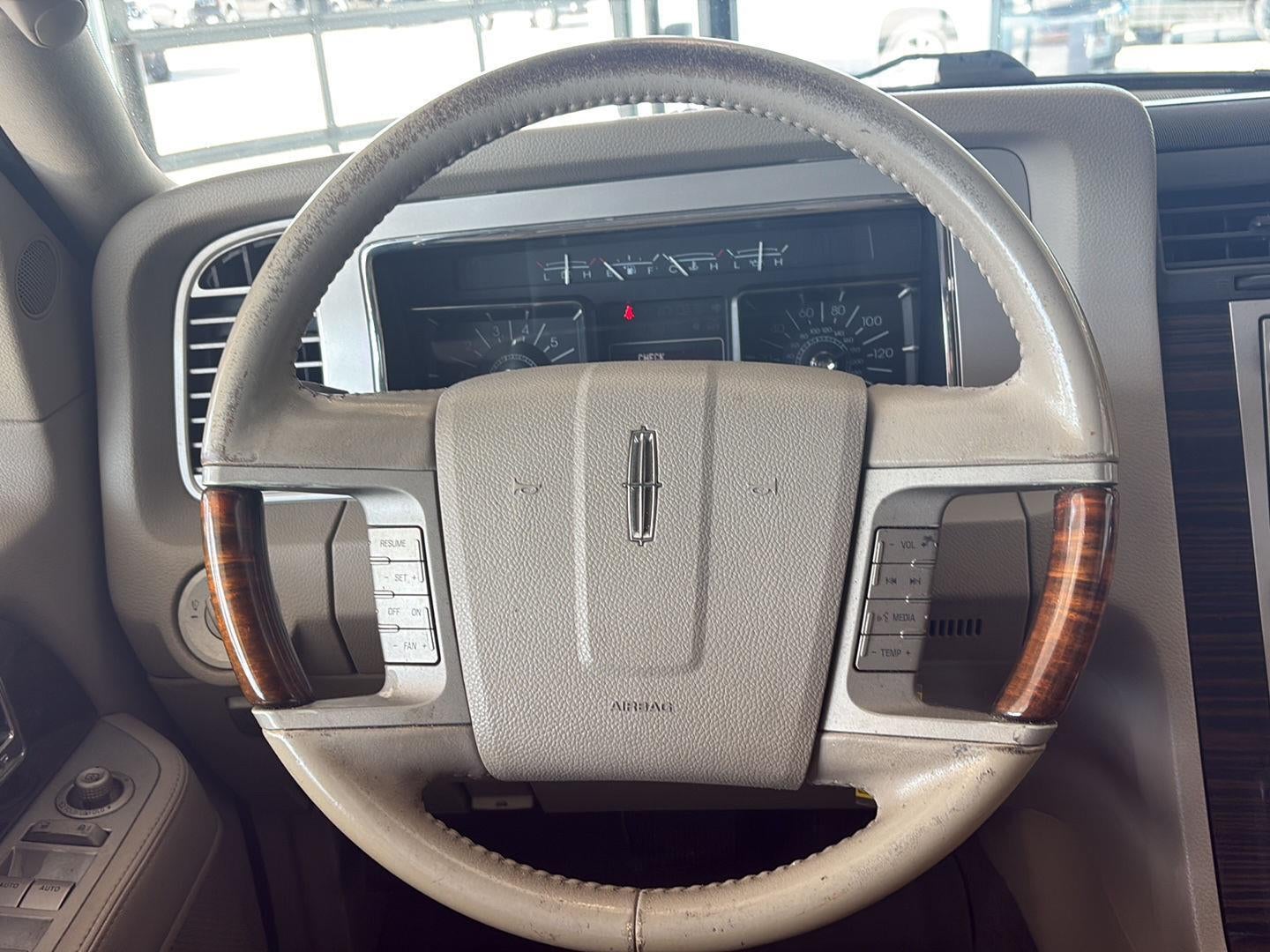 2008 Lincoln Navigator Base