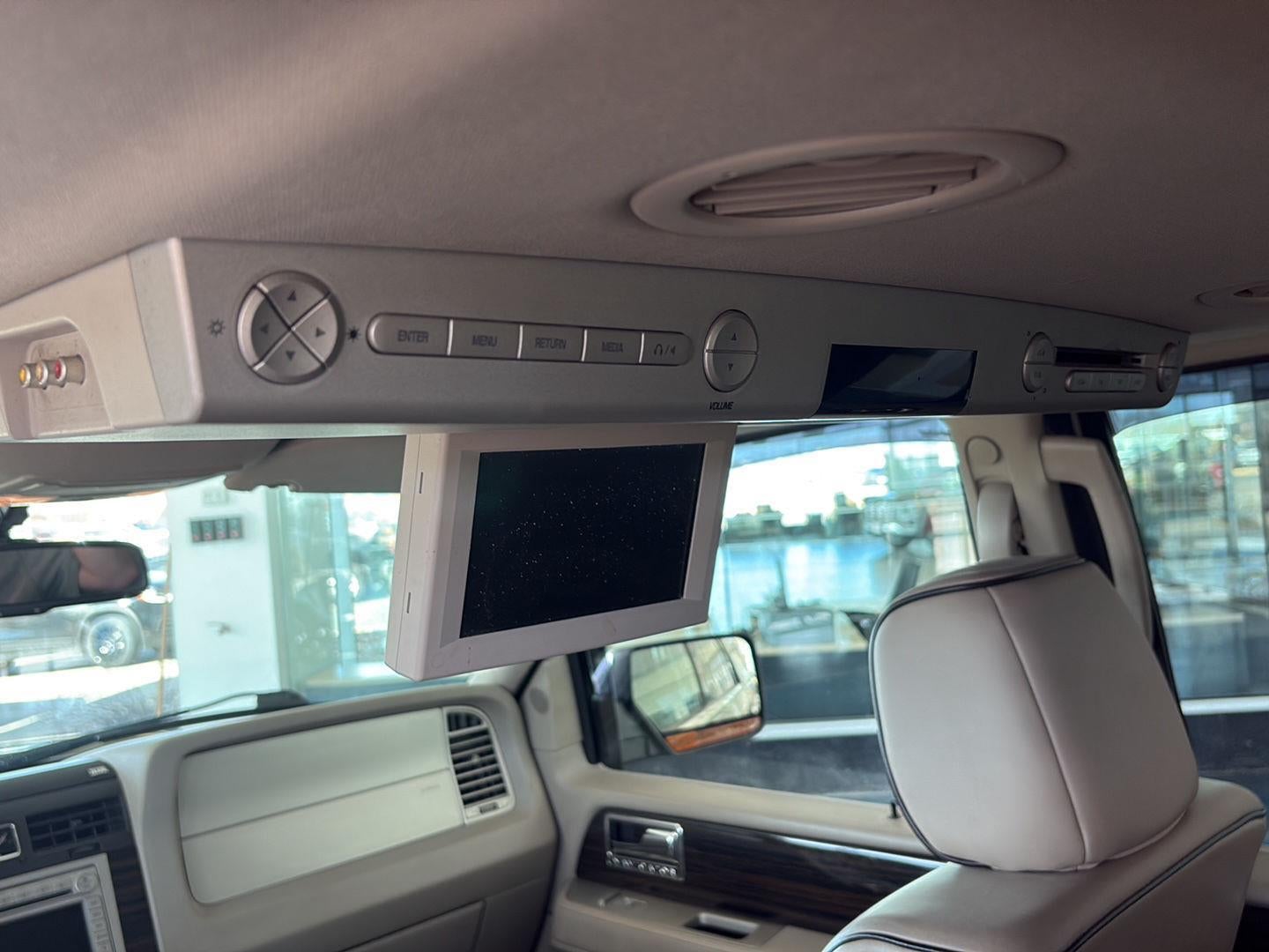 2008 Lincoln Navigator Base