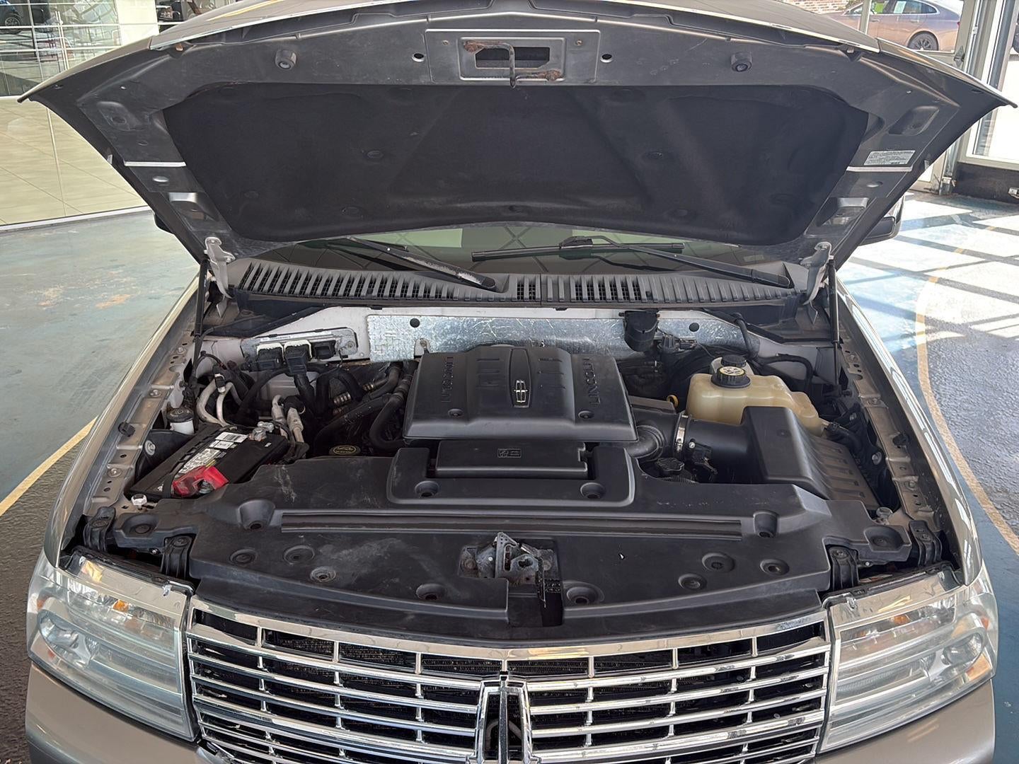 2008 Lincoln Navigator Base