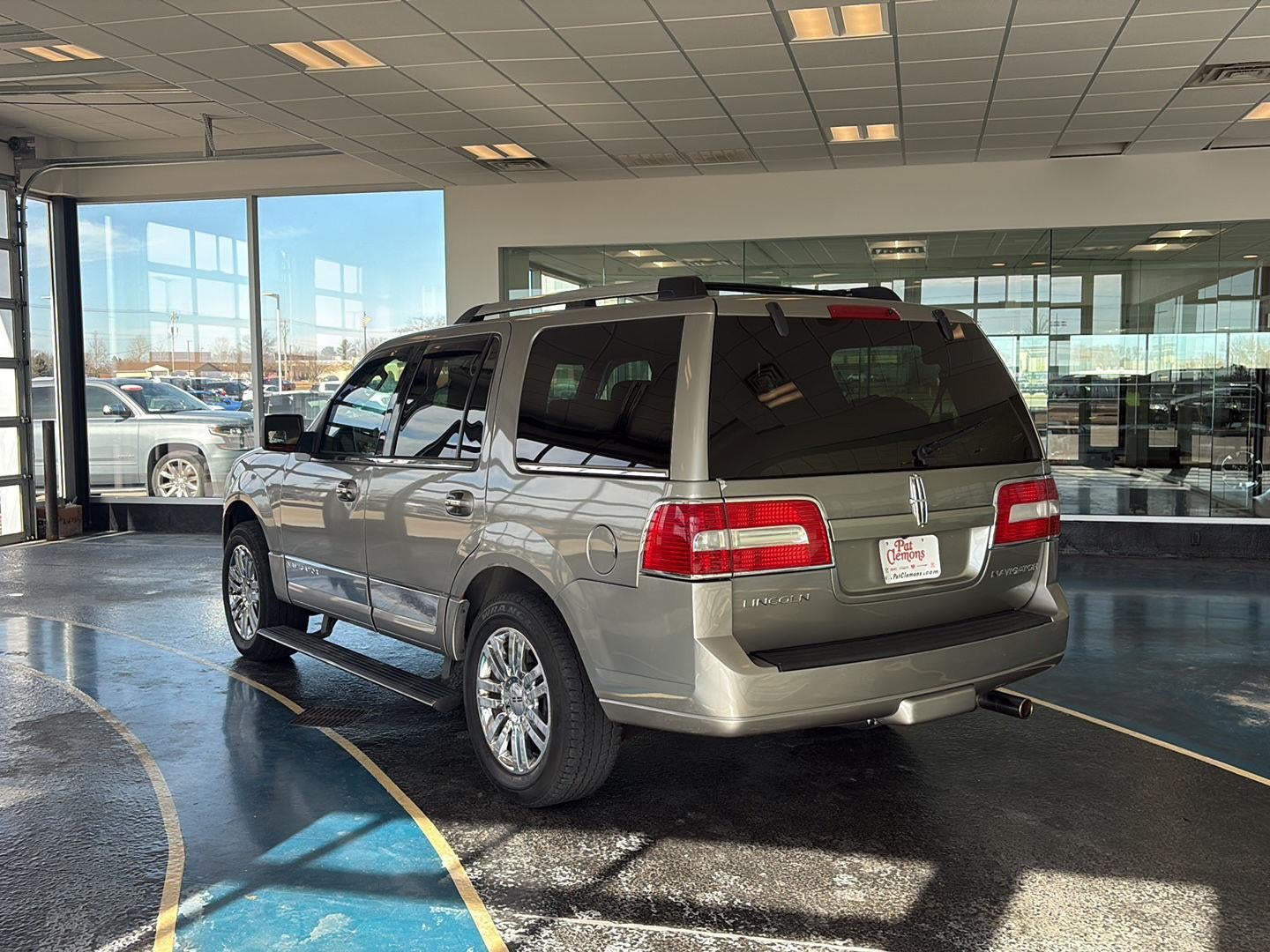 2008 Lincoln Navigator Base