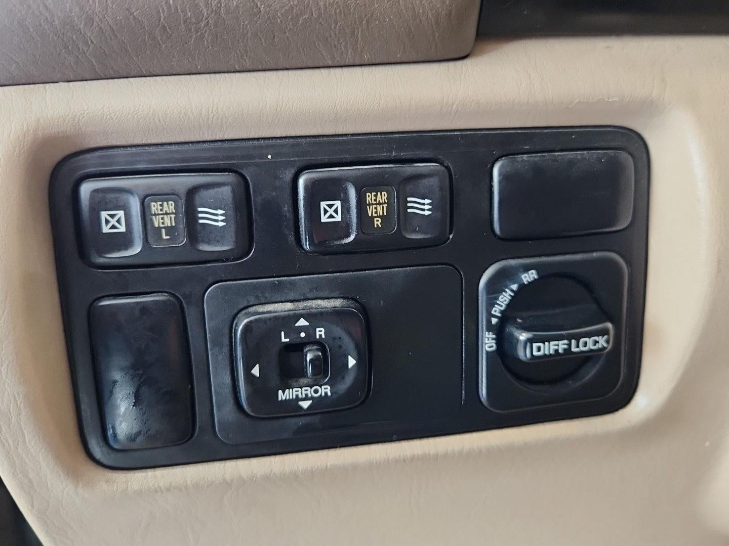 1999 Toyota Land Cruiser Base