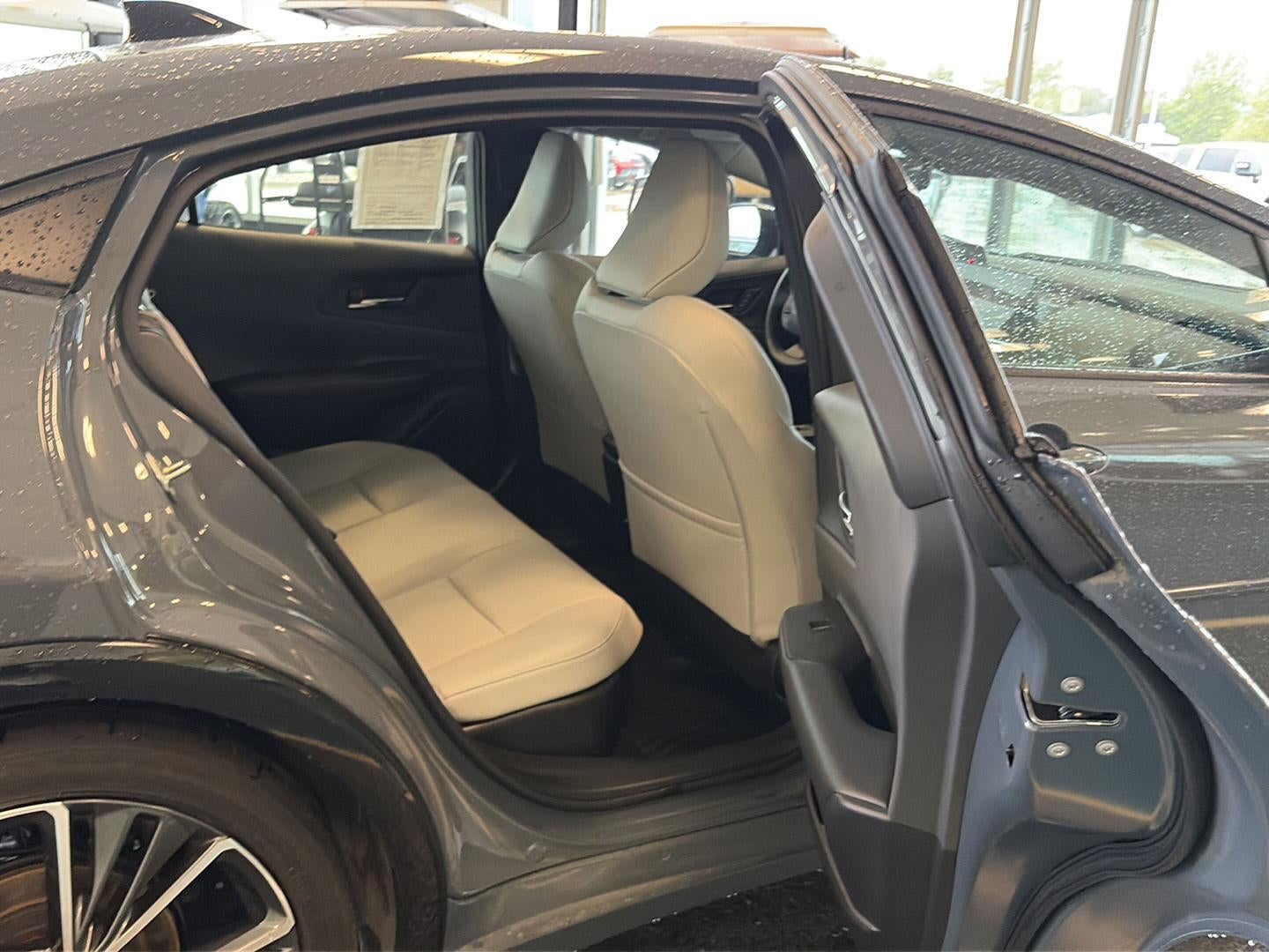 2025 Toyota Prius LE