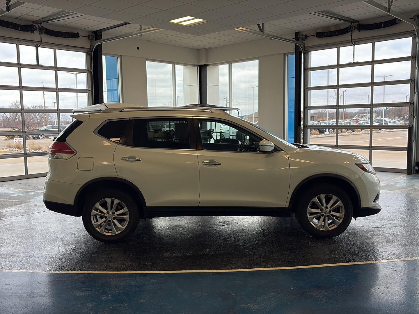 2016 Nissan Rogue SV